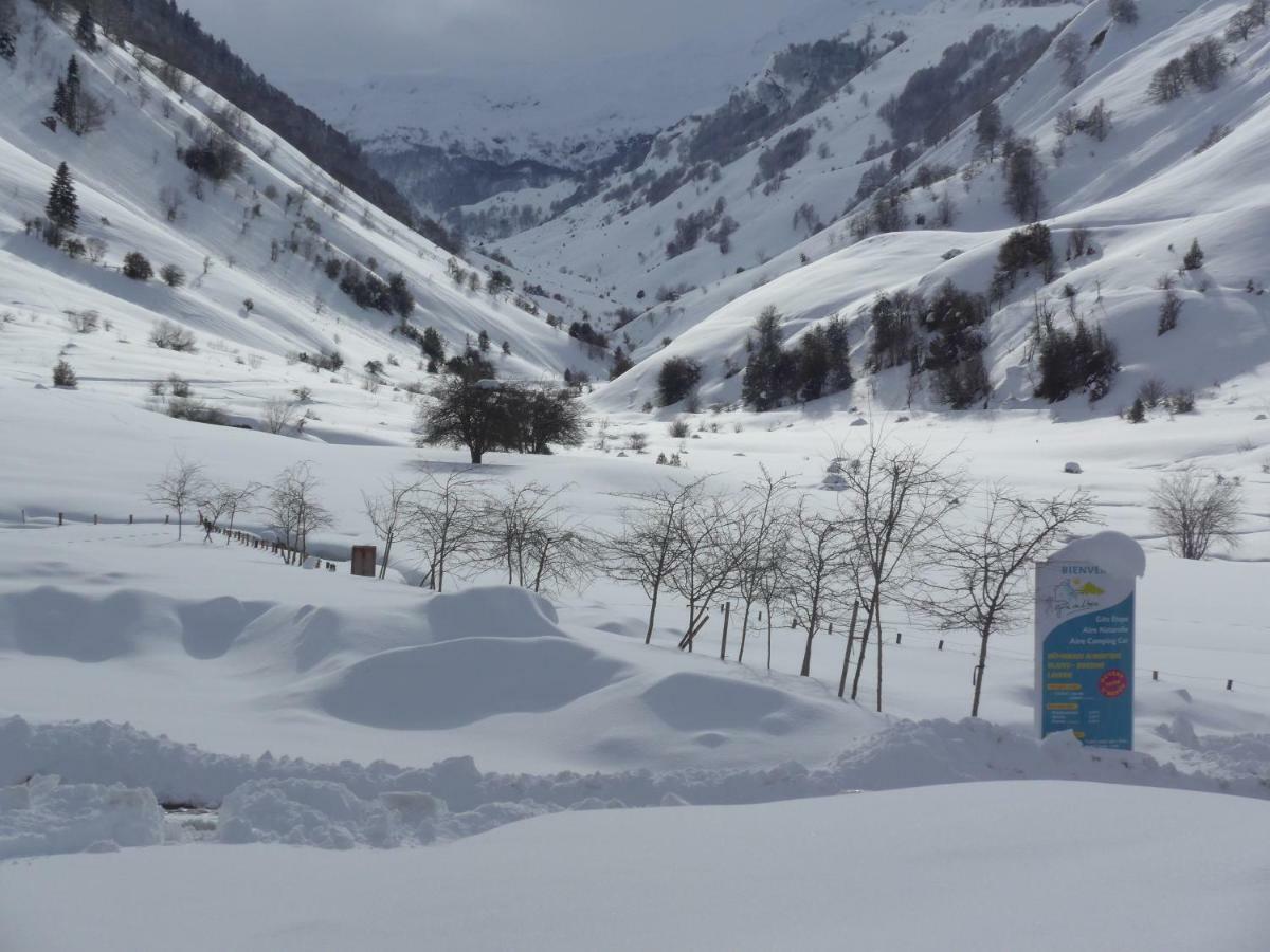 Gite De Montagne Du Plateau De Lhers- Accueil Randonneurs Accous Экстерьер фото