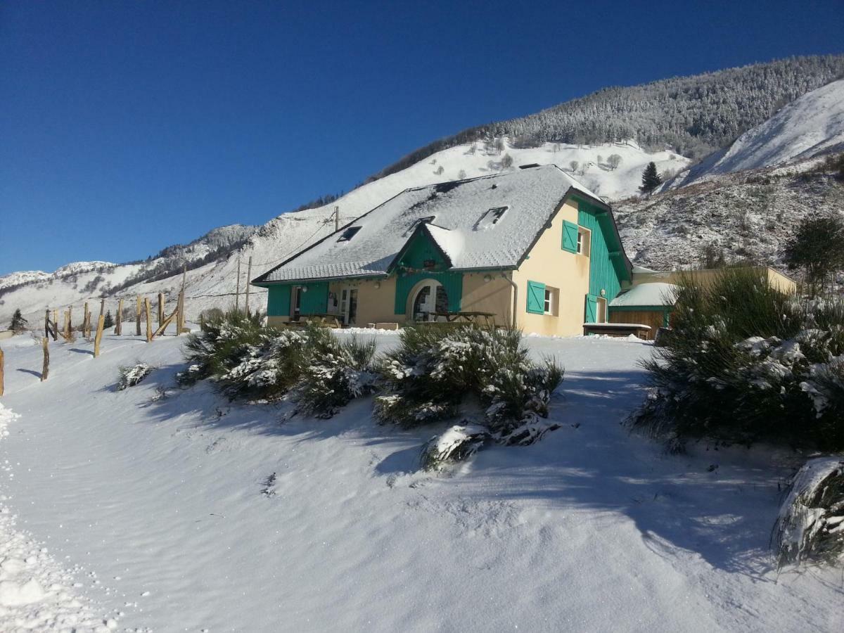 Gite De Montagne Du Plateau De Lhers- Accueil Randonneurs Accous Экстерьер фото