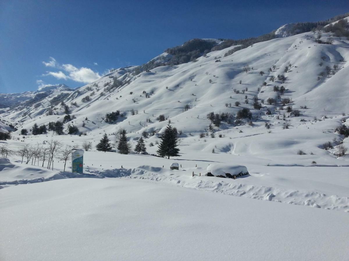Gite De Montagne Du Plateau De Lhers- Accueil Randonneurs Accous Экстерьер фото