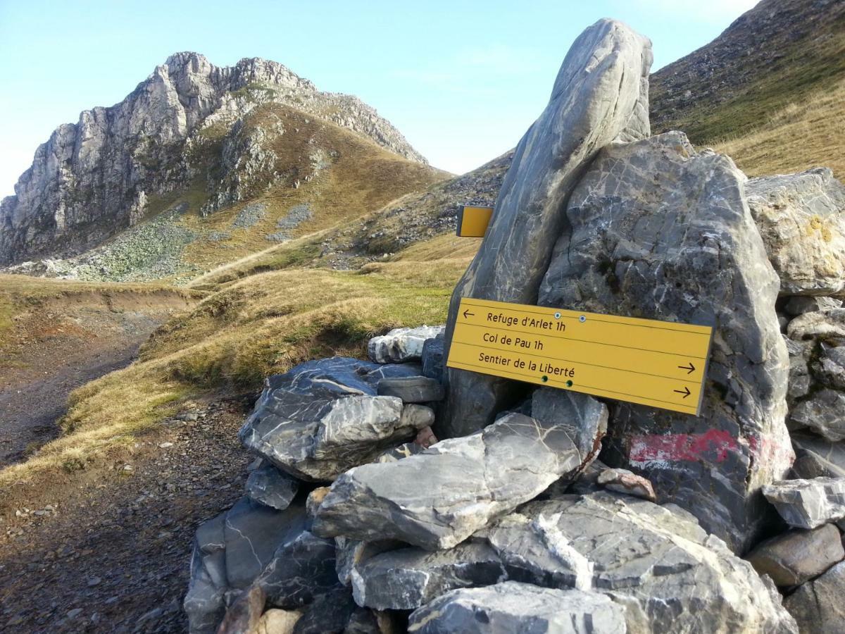 Gite De Montagne Du Plateau De Lhers- Accueil Randonneurs Accous Экстерьер фото