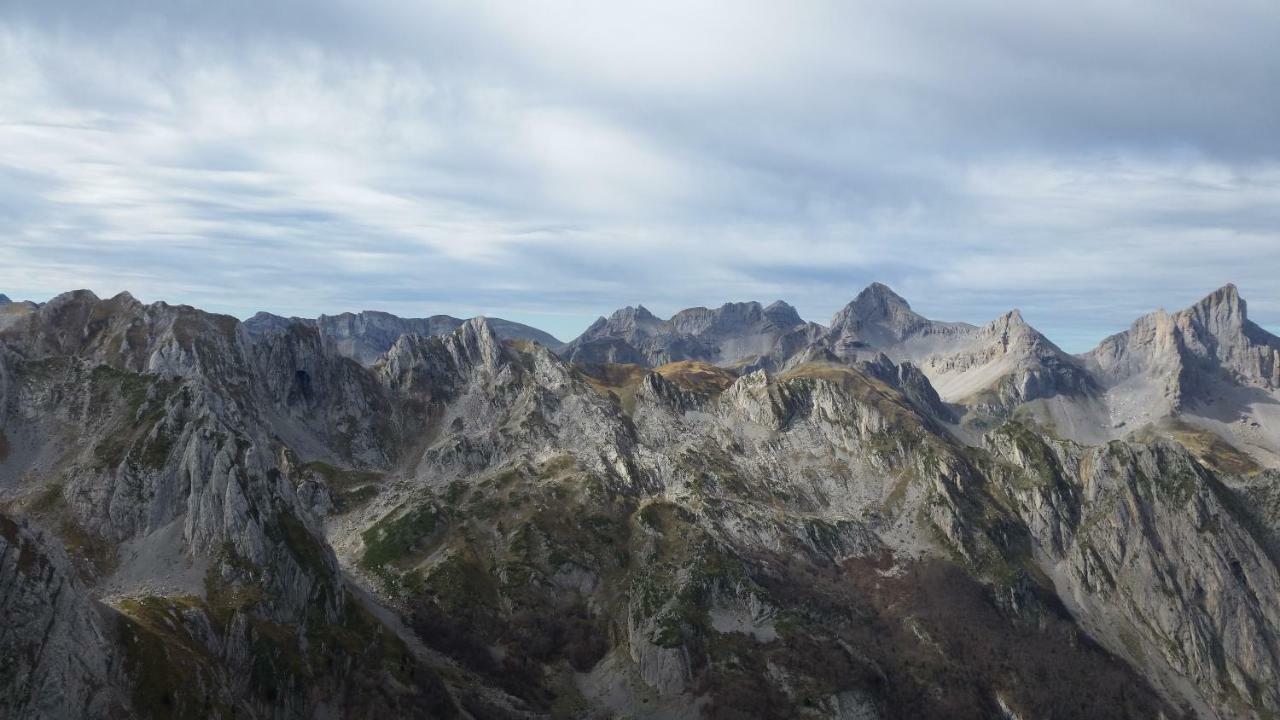 Gite De Montagne Du Plateau De Lhers- Accueil Randonneurs Accous Экстерьер фото